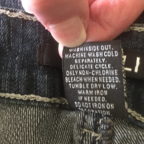 Capri Jeans - Picture 8 of 8